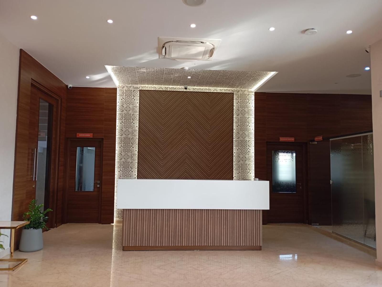 Highland Hotel Bangalore Exterior foto